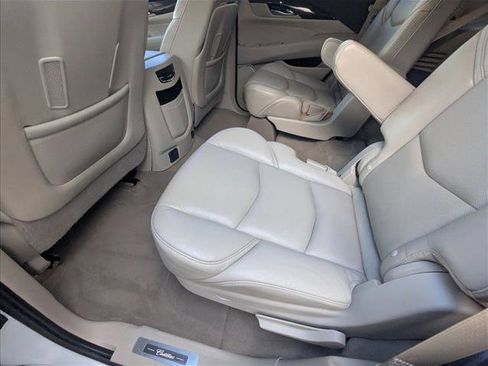Used 2018 Cadillac Escalade image 18