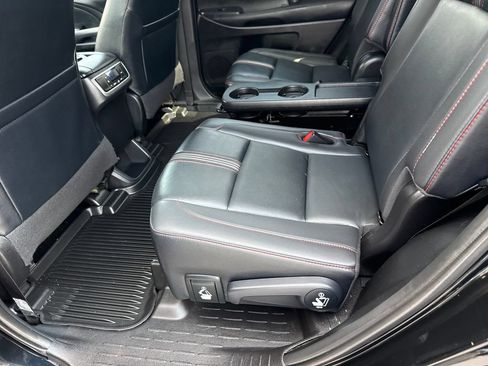 Used 2019 Toyota Highlander SE AWD/4WD image 16