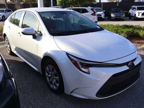 Used 2023 Toyota Corolla LE image 6