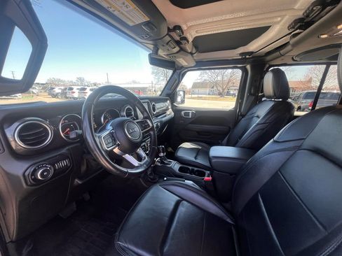 Used 2020 Jeep Wrangler Unlimited Sahara image 20