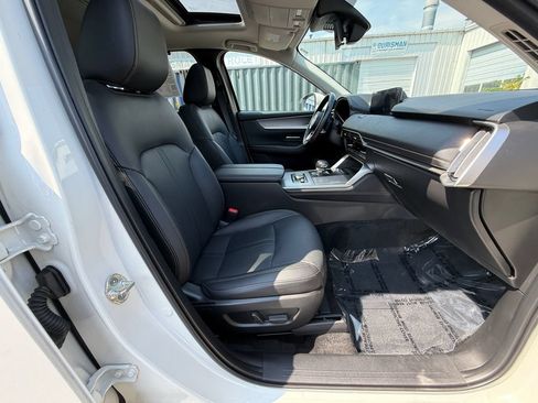 Used 2024 MAZDA CX-90 Plug-In Hybrid w/ Preferred AWD/4WD image 28