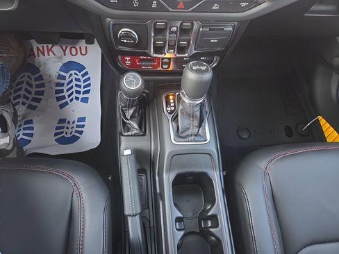 New 2026 Jeep Wrangler Unlimited Rubicon image 17