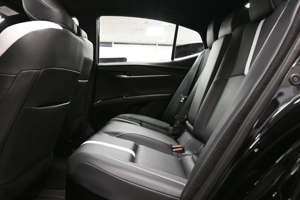 Used 2025 Toyota Camry SE w/ Convenience Package AWD/4WD image 20