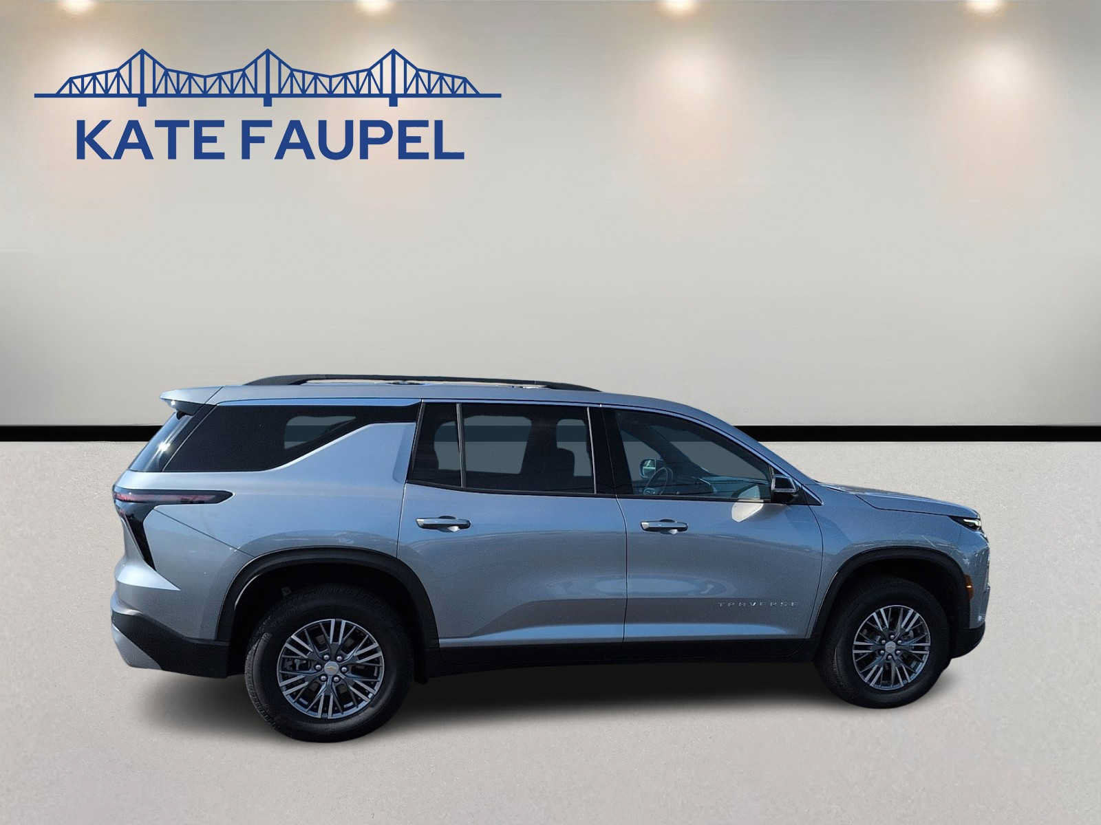 Used 2026 Chevrolet Traverse LT w/ Driver Confidence Package FWD image 8