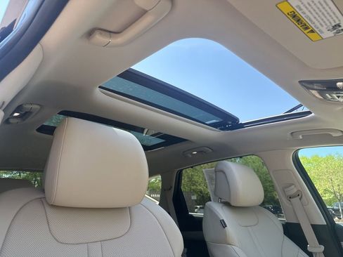 Certified 2025 Genesis GV80 2.5T Advanced AWD/4WD image 39