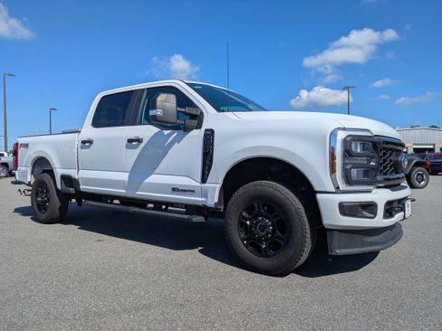 Used 2024 Ford F250 XL w/ STX Appearance Package AWD/4WD image 2