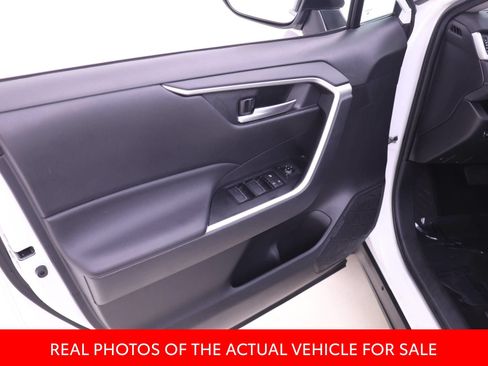 Certified 2025 Toyota RAV4 XLE AWD/4WD image 9
