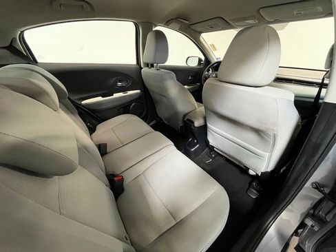 Used 2019 Honda HR-V LX image 11
