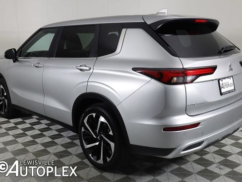 Used 2024 Mitsubishi Outlander SE FWD image 7