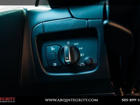 Used 2017 Audi R8 V10 w/ Carbon Exterior Package image 36