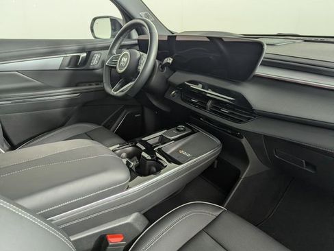 Used 2025 Buick Enclave Sport Touring w/ Power Package image 24