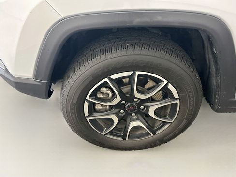 Used 2025 Jeep Compass Trailhawk AWD/4WD image 11