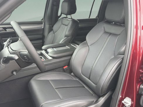 New 2026 Jeep Grand Wagoneer Limited AWD/4WD image 10