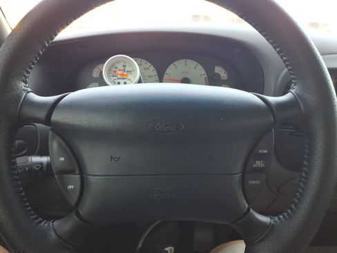 Used 2000 Ford F150 Lightning RWD image 25