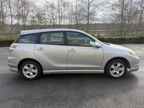 Used 2006 Toyota Matrix XR FWD image 4