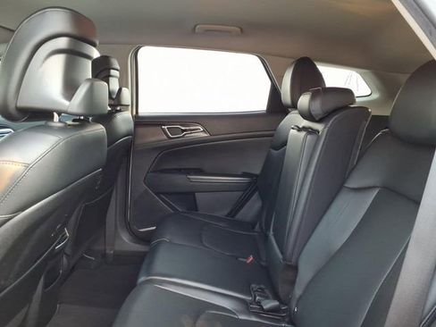 Used 2023 Kia Sportage EX image 6