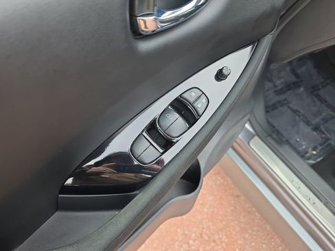 Used 2024 Nissan Leaf SV Plus FWD image 11