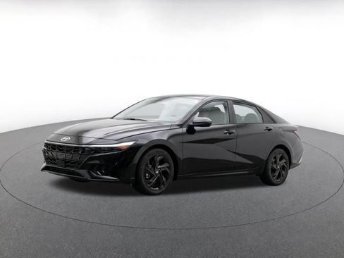 Used 2026 Hyundai Elantra Sport FWD image 3