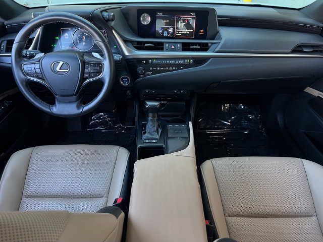 Used 2020 Lexus ES 300h w/ Premium Package FWD image 30