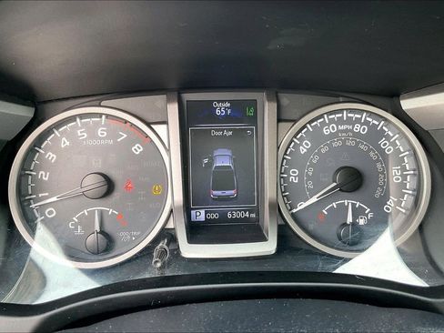 Used 2018 Toyota Tacoma SR5 image 20