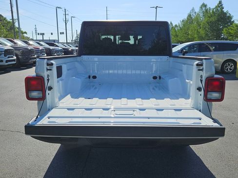 New 2026 Jeep Gladiator Sport AWD/4WD image 13