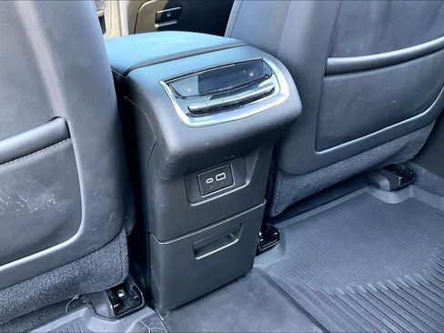 Certified 2024 Cadillac XT6 Sport w/ LPO, Floor Liner Package AWD/4WD image 25