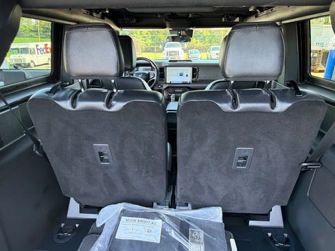 Used 2024 Ford Bronco Black Diamond AWD/4WD image 12