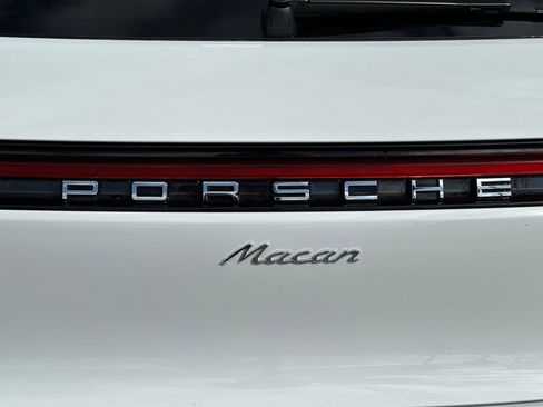 Used 2025 Porsche Macan image 39
