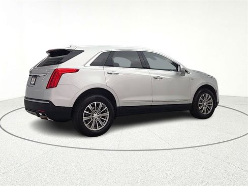 Used 2018 Cadillac XT5 Luxury w/ Driver Awareness Package image 8