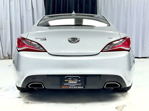 Used 2015 Hyundai Genesis 3.8 image 7