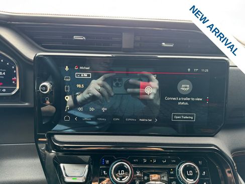 Used 2025 GMC Sierra 1500 AT4 w/ AT4 Premium Package image 25