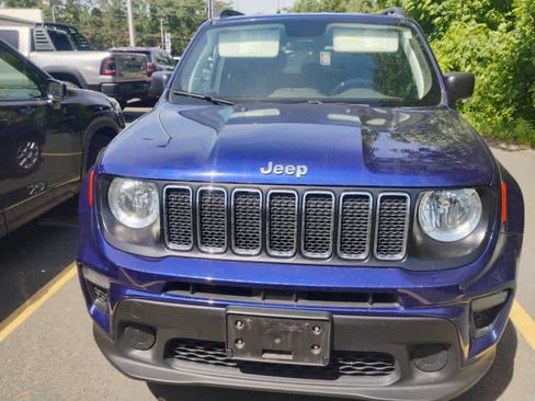 Used 2020 Jeep Renegade Sport w/ Sport Appearance Group AWD/4WD image 3