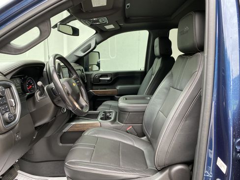 Used 2022 Chevrolet Silverado 2500 High Country AWD/4WD image 16