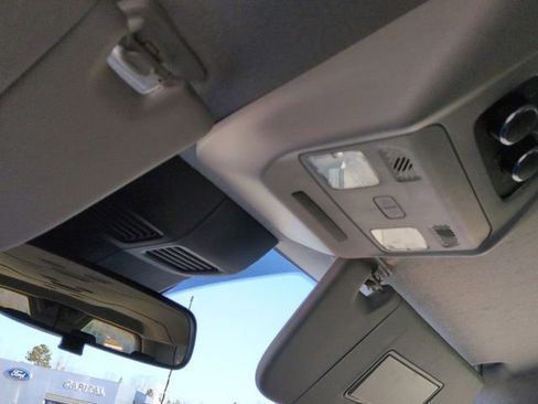 Used 2024 Ford Transit 350 XLT image 28