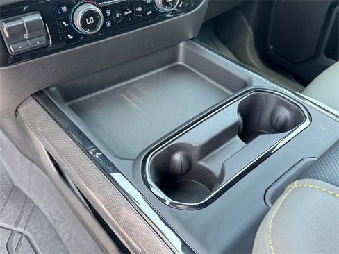 Used 2024 Chevrolet Silverado 2500 ZR2 w/ Technology Package image 21