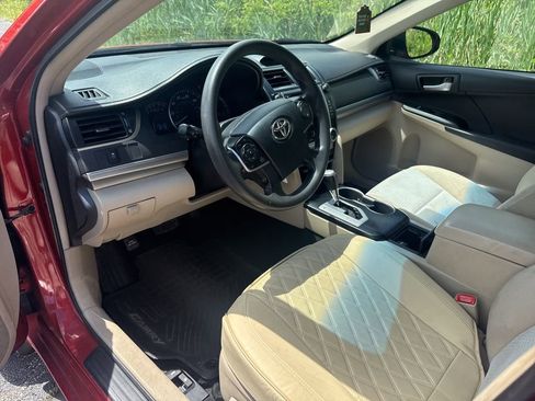 Used 2012 Toyota Camry LE FWD image 8