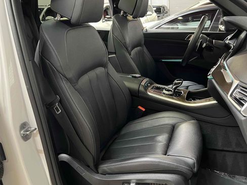 Used 2019 BMW X5 xDrive50i w/ M Sport Package AWD/4WD image 67