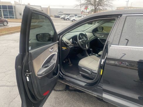 Used 2017 Hyundai Santa Fe Sport image 10