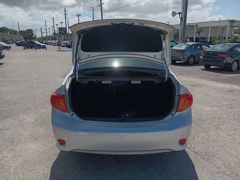 Used 2009 Toyota Corolla LE FWD image 11