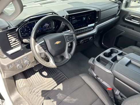 Used 2025 Chevrolet Silverado 2500 LT w/ Convenience Package AWD/4WD image 13