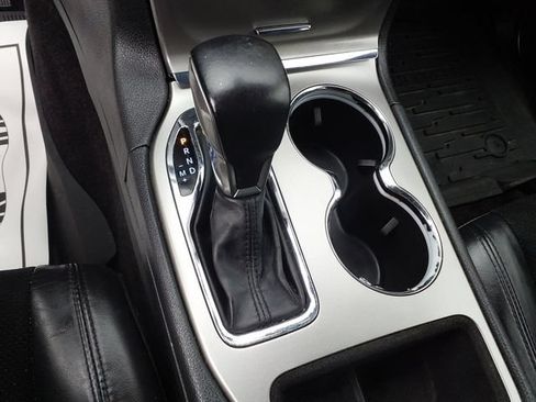 Used 2018 Jeep Grand Cherokee Altitude AWD/4WD image 18