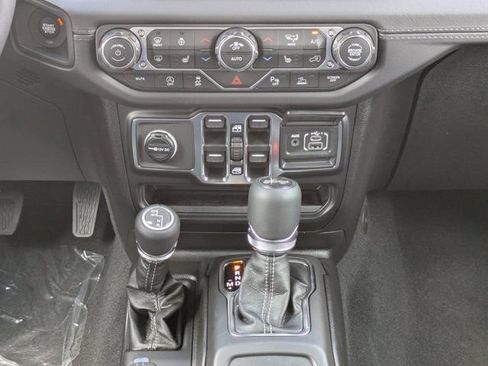 New 2026 Jeep Wrangler Unlimited Sahara AWD/4WD image 19