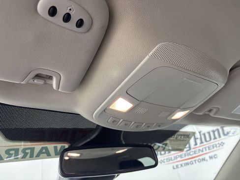 Used 2024 Ford Edge Titanium image 17