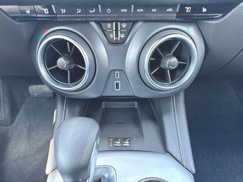 Used 2025 Chevrolet Blazer LT w/ Sound & Technology Package AWD/4WD image 18
