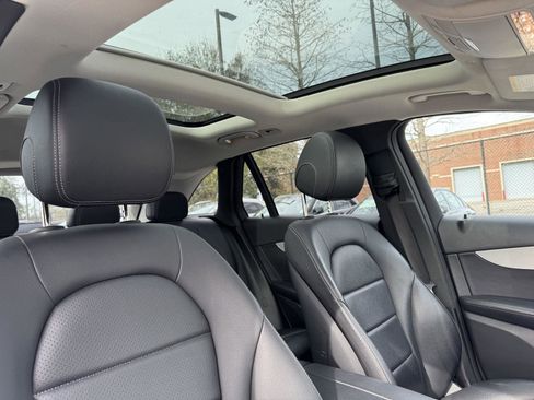 Certified 2022 Mercedes-Benz GLC 300 image 31