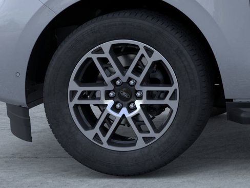 New 2025 Ford Expedition Active image 19