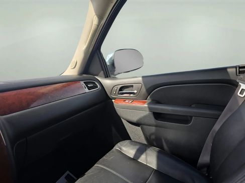 Used 2013 Chevrolet Avalanche LT w/ All-Star Edition image 17