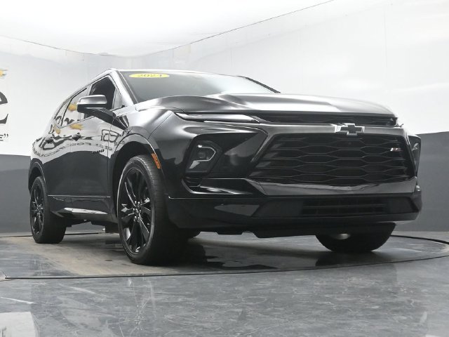 Used 2024 Chevrolet Blazer RS w/ Driver Confidence II Package FWD image 3