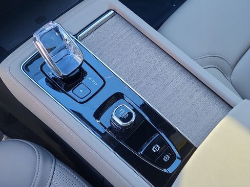 New 2026 Volvo XC90 B6 Plus w/ Protection Package Premier image 15