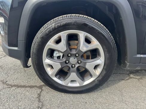 Used 2018 Jeep Compass Limited w/ Navigation Group AWD/4WD image 29